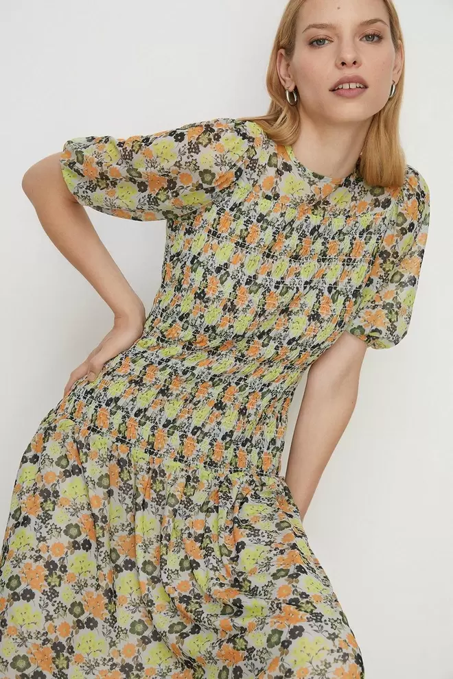 Floral Mesh Shirred Bodice Midi Dress för 17 kr på Oasis