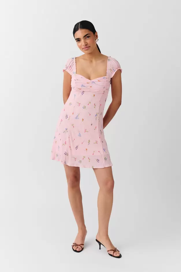 Crinkle mini dress för 108 kr på Gina Tricot