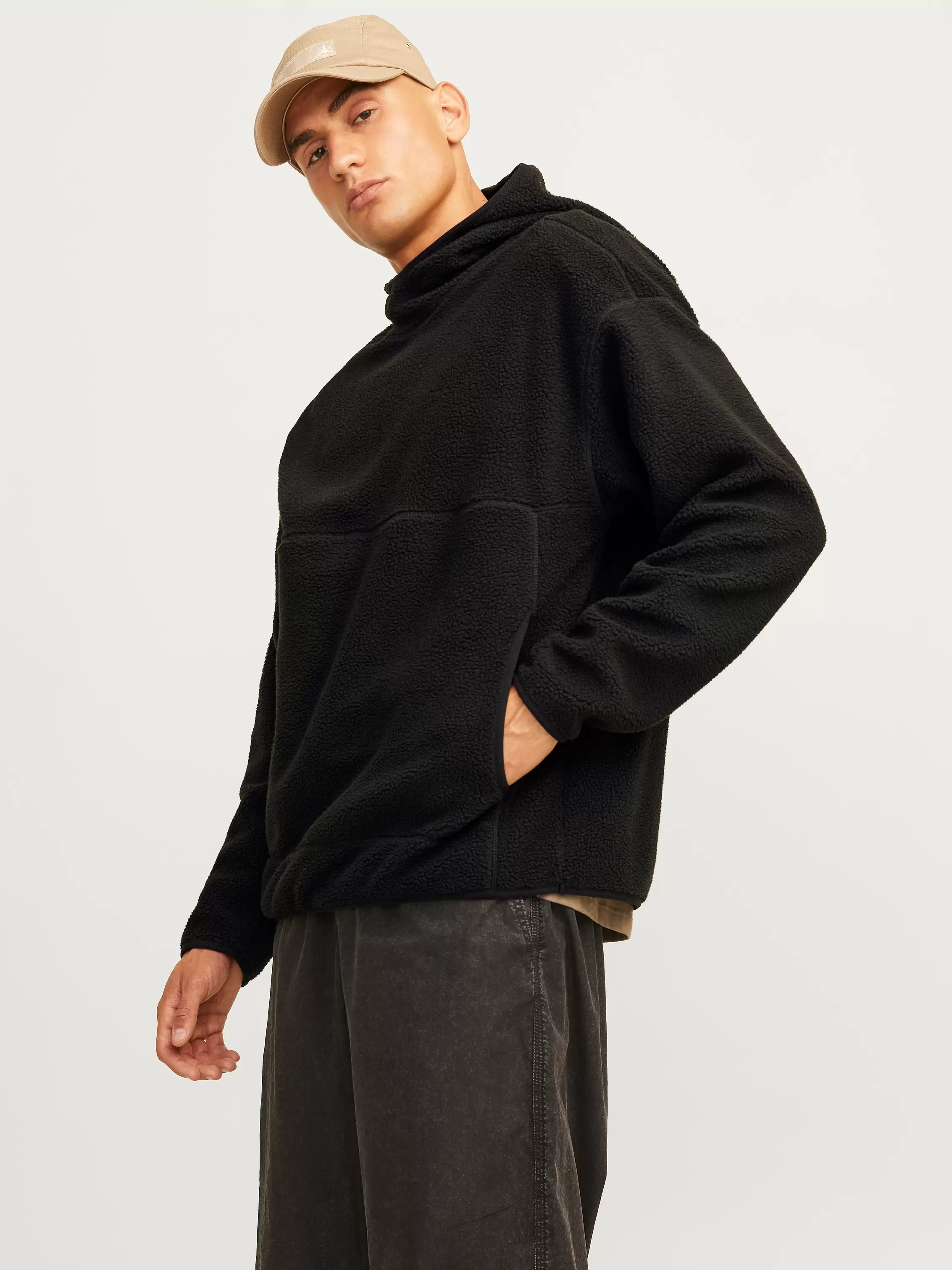 Enfärgat Sweatshirt i fleece för 359,97 kr på Jack & Jones