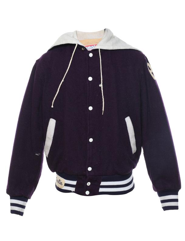 Purple & White Wildcats Keystone Embroidered Varsity Jacket - M för 437 kr på Beyond Retro