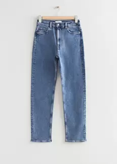 Figurnära jeans för 650 kr på & Other Stories