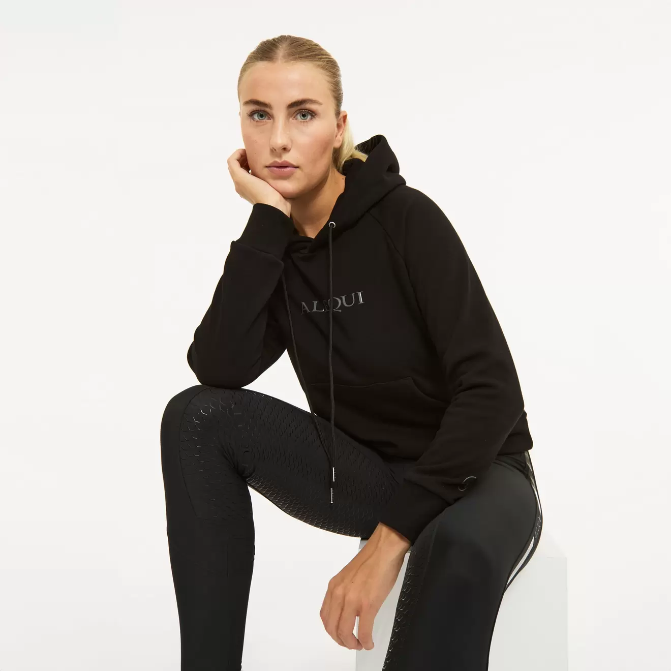 Sweatshirt  Nova Alequi för 749 kr på Hööks