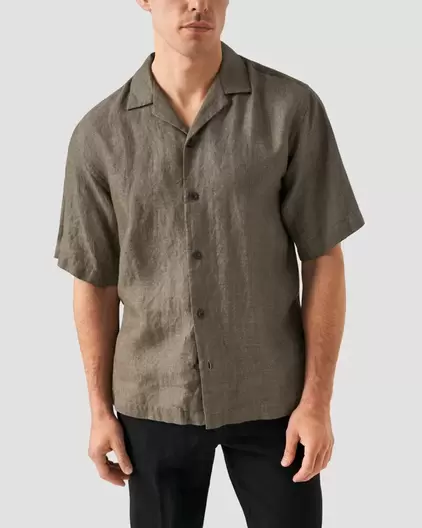 Mörkbrun resortskjorta i kraftigt linne för 2200 kr på Eton