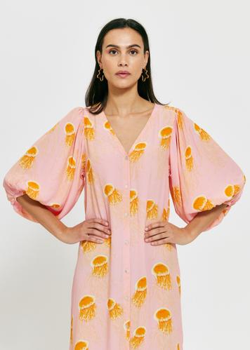 Casandra Dress Jellyfish Pink för 2999 kr på Emma och Malena