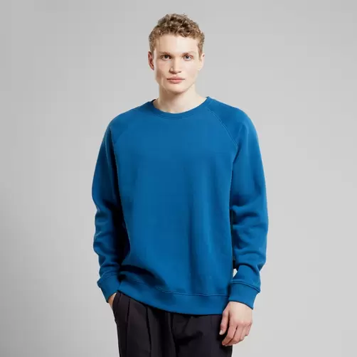 Sweatshirt Malmoe Base Midnight Blue för 489,3 kr på TSHIRT STORE