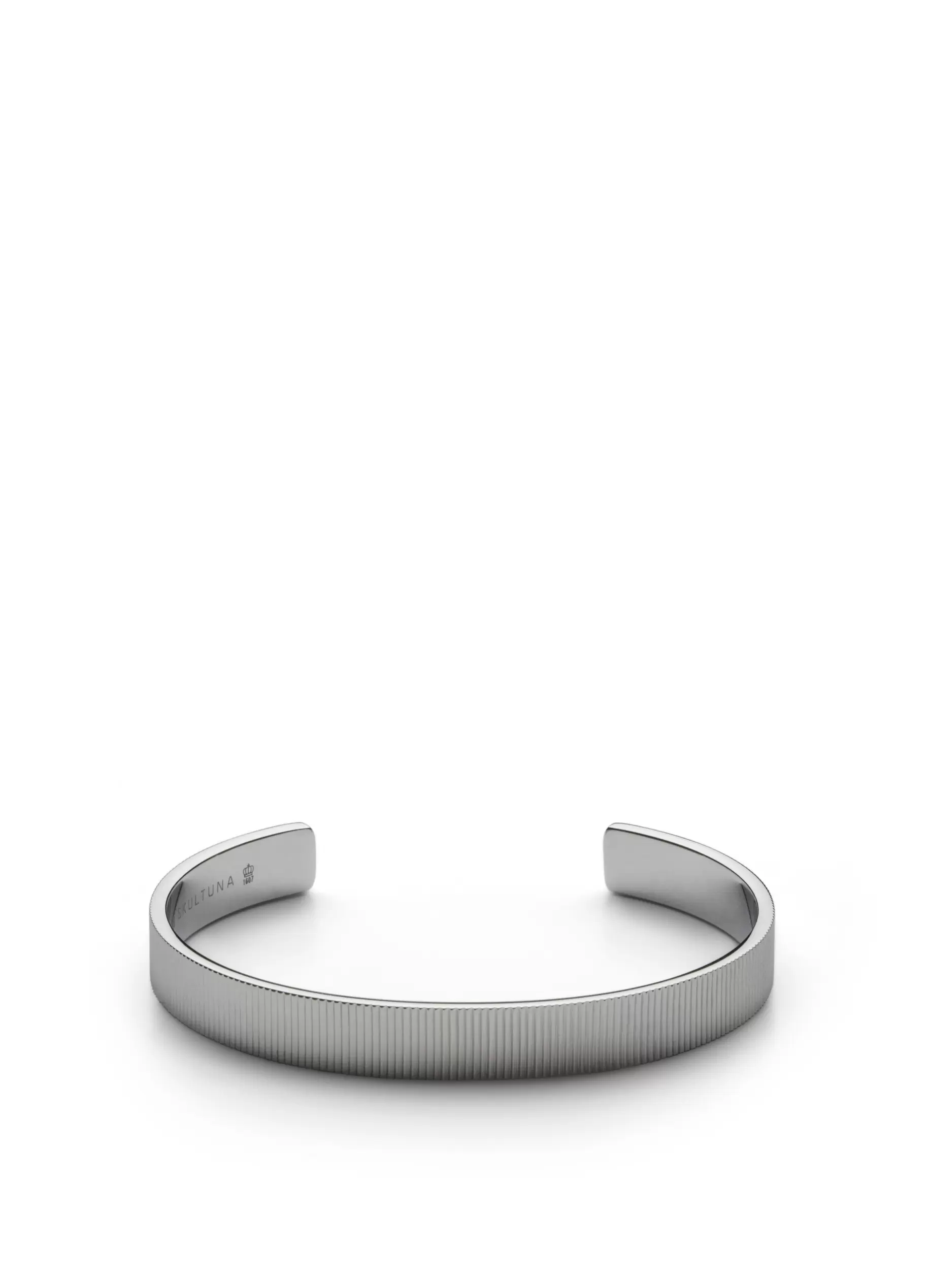 Armband ribbrd cuff silver för 899 kr på Nordiska Kompaniet