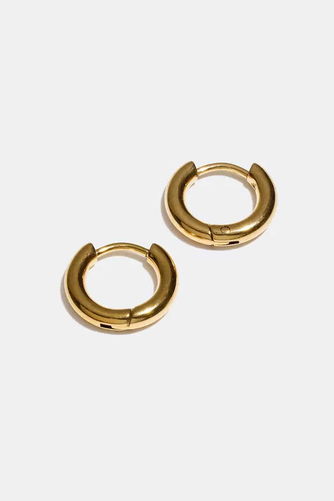 Mini hoops i stål med 18k guld för 149 kr på Glitter