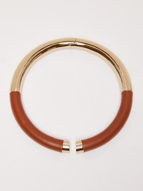 Metal and leather tubular necklace för 7590 kr på Max Mara