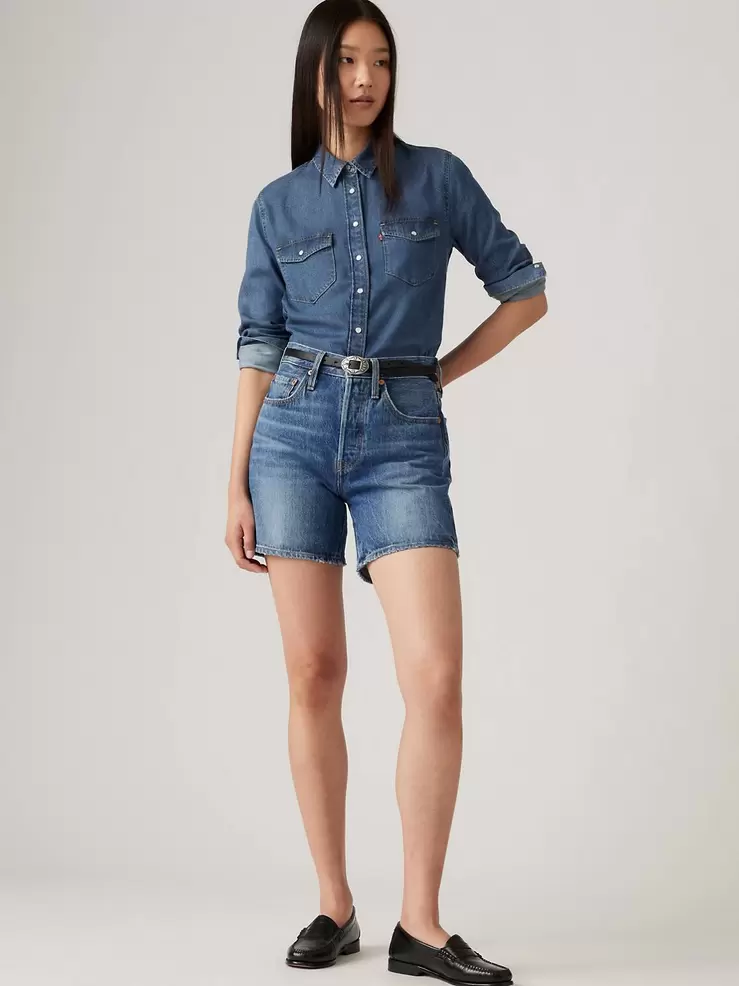 501® halvlånga shorts för 739 kr på Levi's