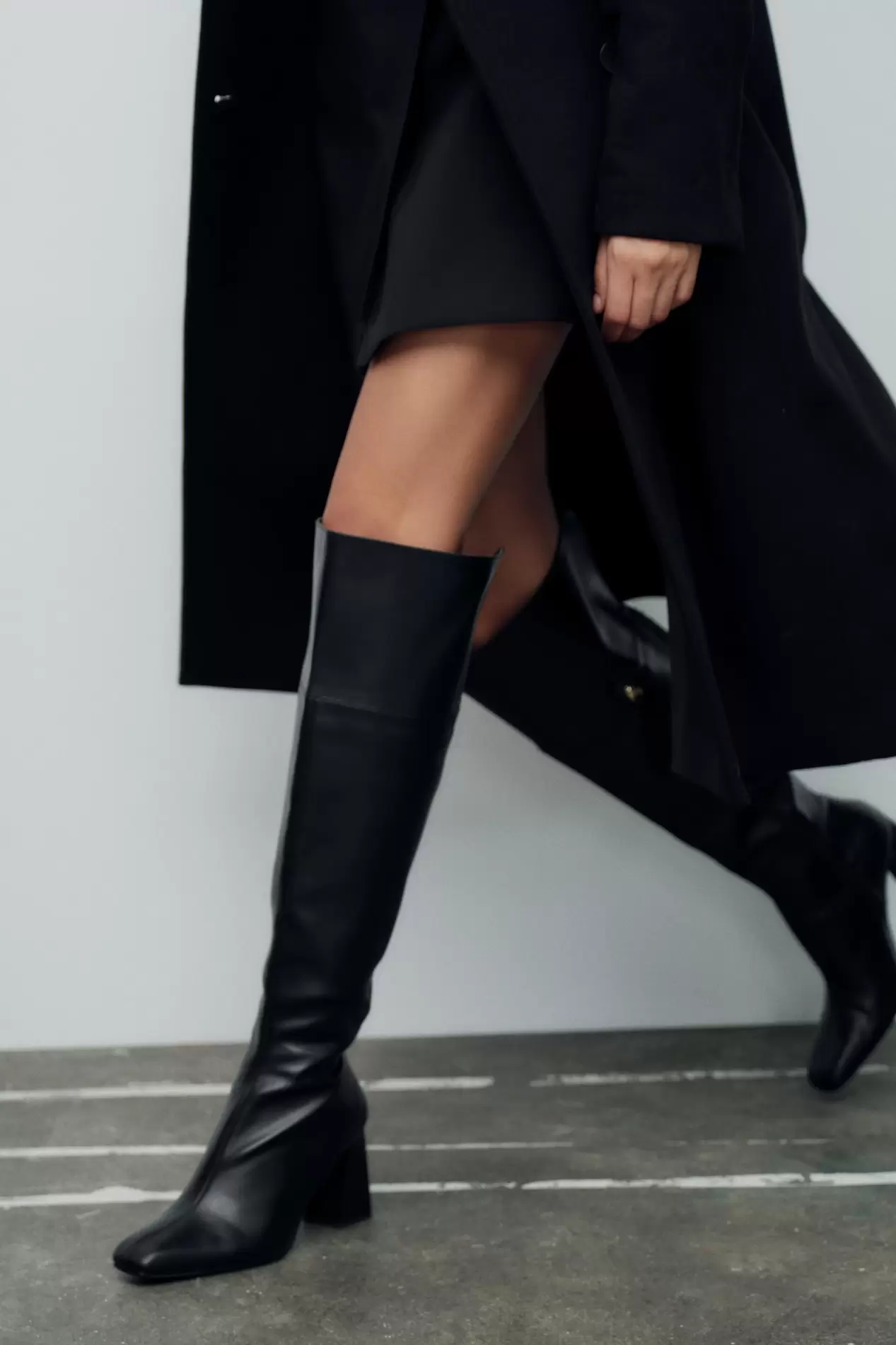 OVER-THE-KNEE HIGH HEEL BOOTS för 859 kr på ZARA