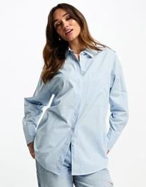 ASOS DESIGN – Blå- och vitrandig boyfriendskjorta med långa ärmar för 240 kr på ASOS