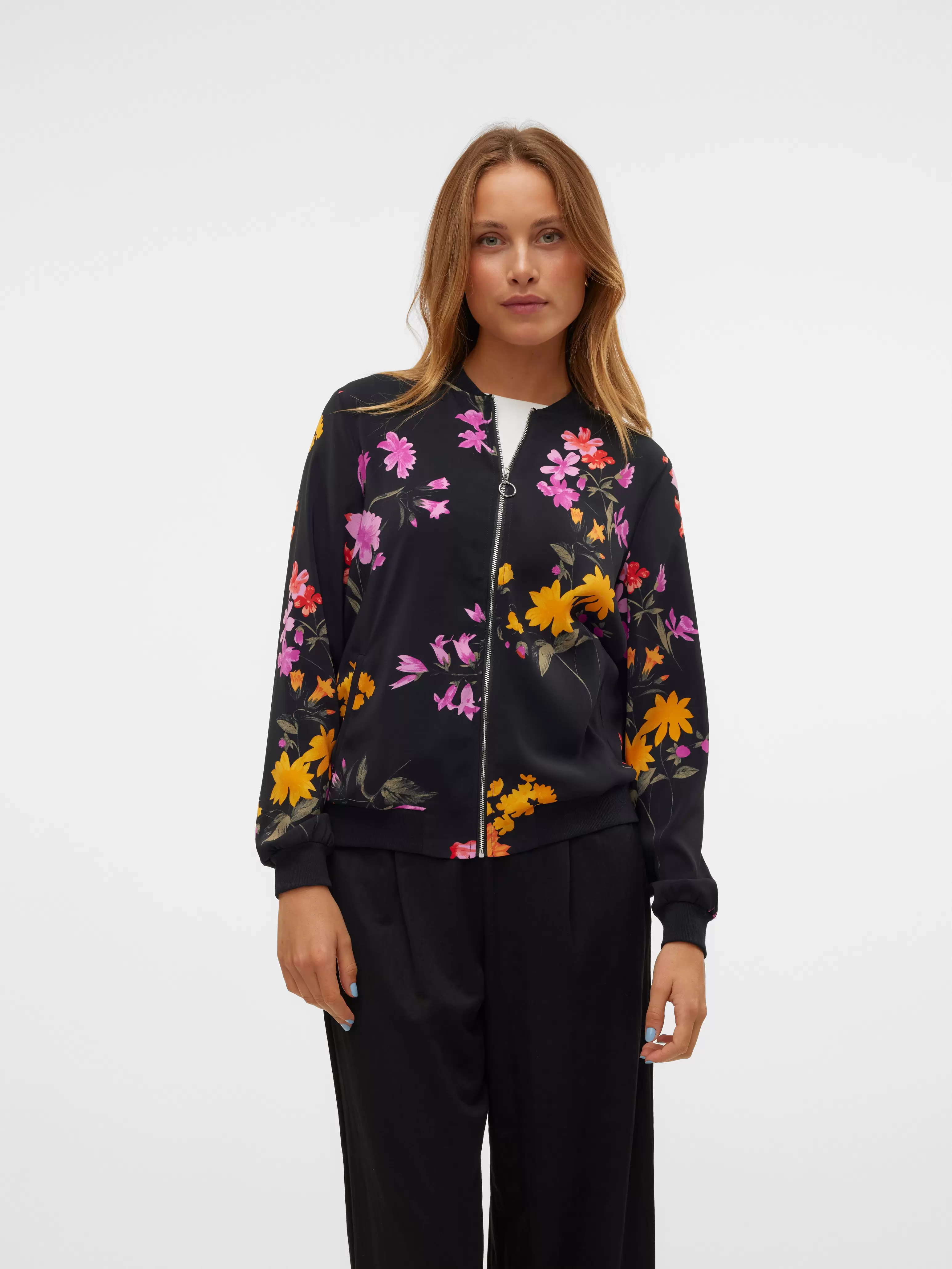 VMCOCO Ytter-bomber för 449,95 kr på Vero Moda