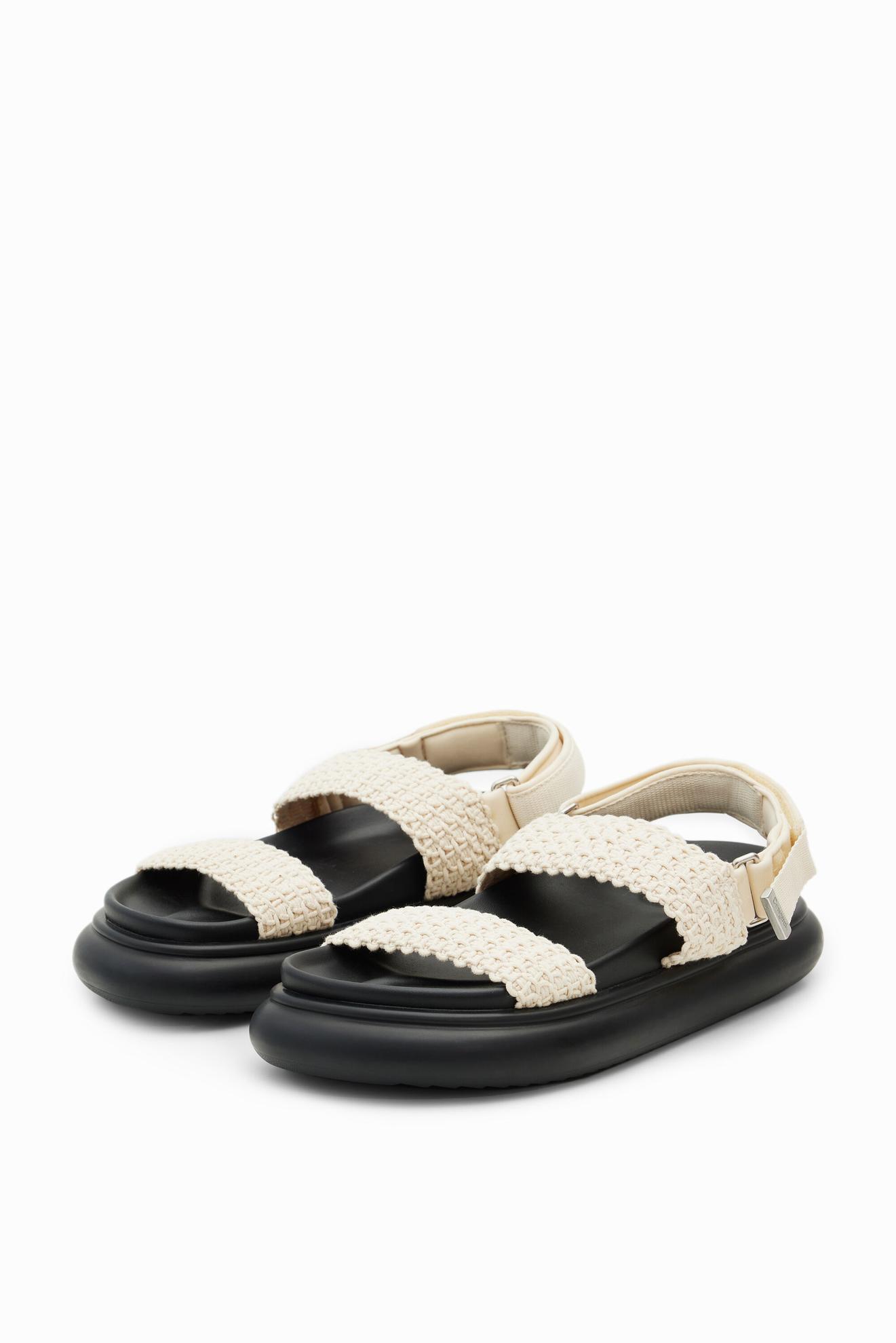 Crochet platform strap sandals för 1149 kr på Desigual