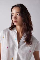 Multicoloured embroidered blouse för 17,99 kr på Springfield
