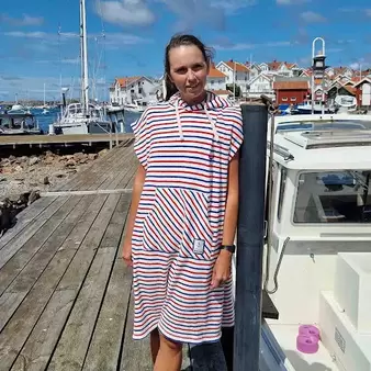 Barbados poncho vuxen för 799 kr på Ebbekids