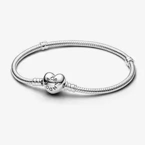 Pandora Moments Heart Clasp Ormkedjearmband för 649 kr på Pandora