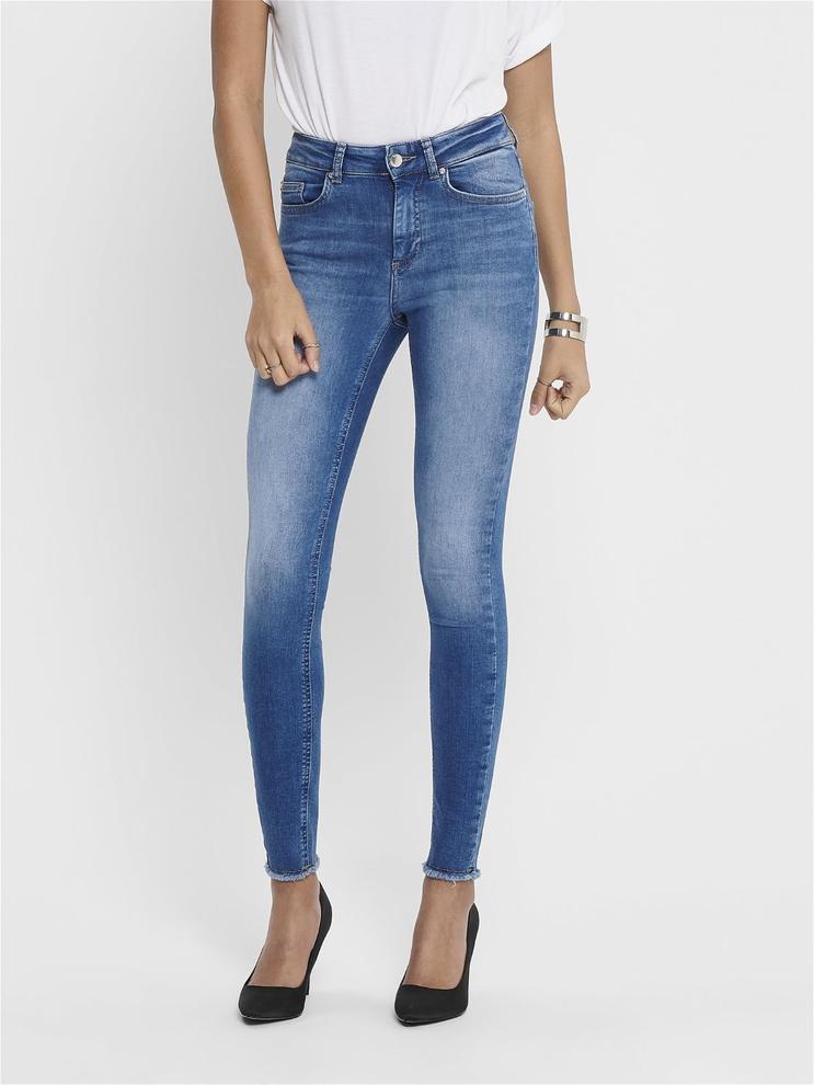 ONLBlush life mid ankle Skinny fit-jeans för 549,95 kr på Only