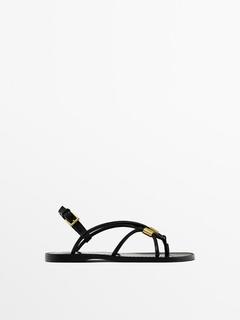 Strappy sandals with metal detail för 1199 kr på Massimo Dutti